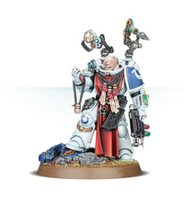 Cargar imagen en el visor de la galería, SPACE MARINES: PRIMARIS APOTHECARY