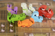 Cargar imagen en el visor de la galería, La Isla de los Gatos: Paquete de Kickstarter
