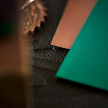 Cargar imagen en el visor de la galería, Dragon Shield Dual Matter Sleeves Power &amp; Copper
