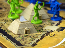 Cargar imagen en el visor de la galería, Kemet: Sangre y Arena
