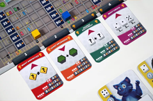 Cargar imagen en el visor de la galería, Dice Theme Park  (Inglés)
